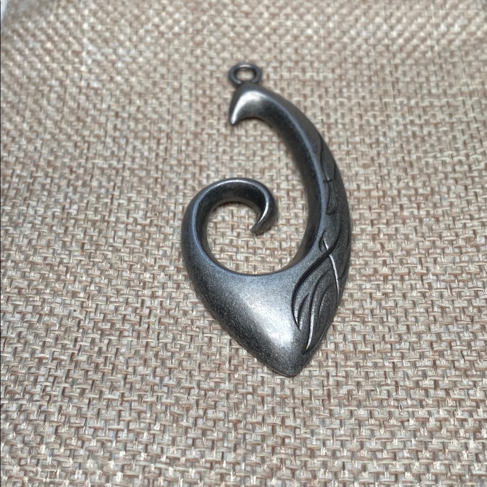 🍇 Maori Fish Hook  (Hei Matau) Pewter Pendant